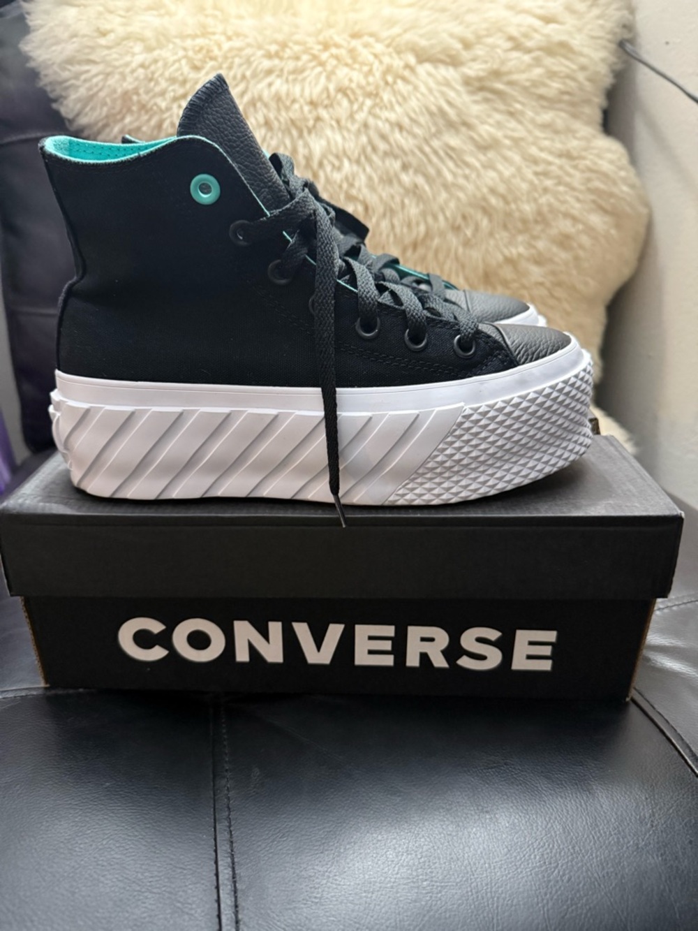 EUC Converse CTAS Lift 2X Hi platform sneaker Wmns 6.5 - Picture 3 of 10